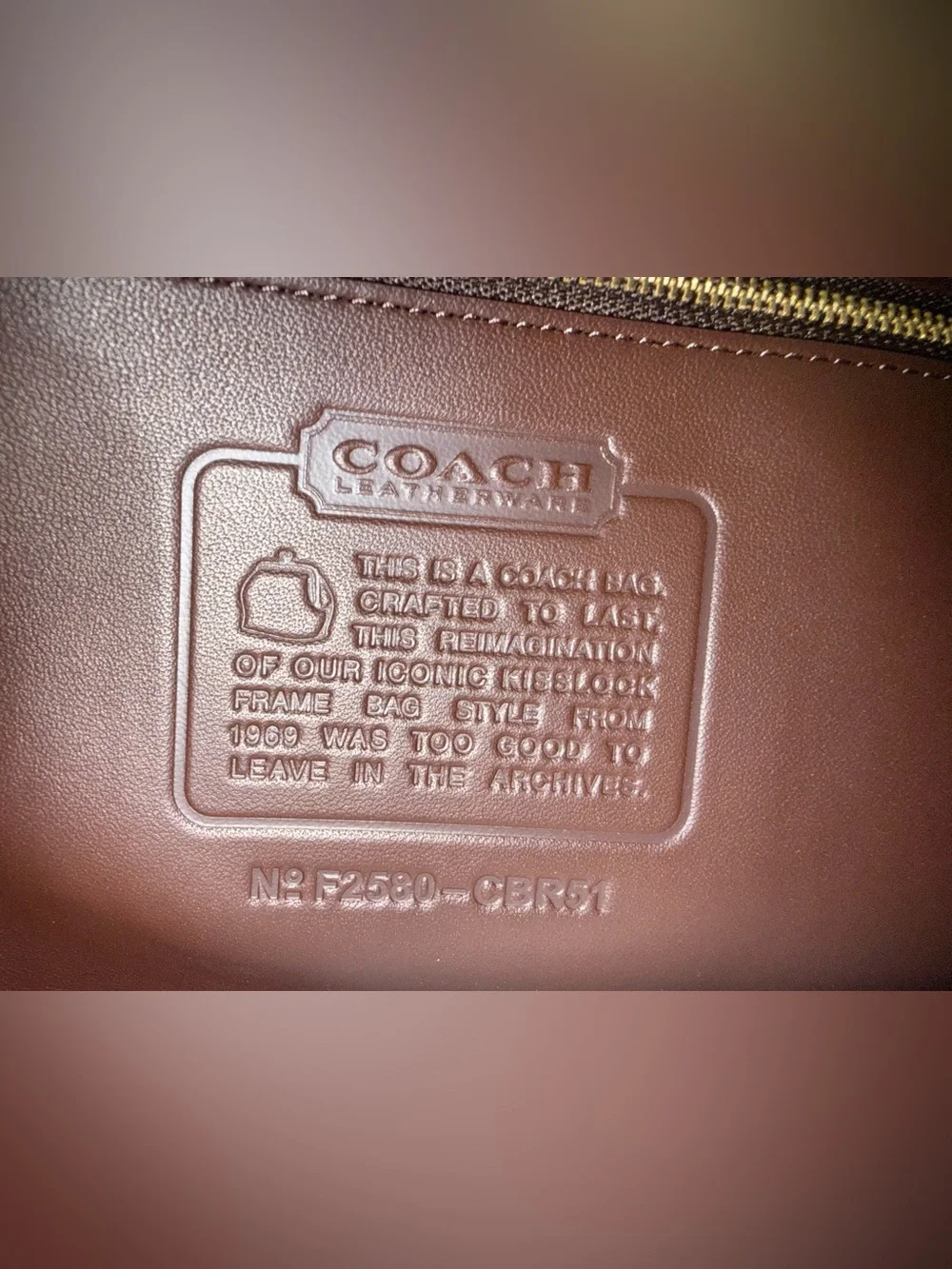 🤎Coach dark brown (no longer on the site) kisslock frame bag🤎